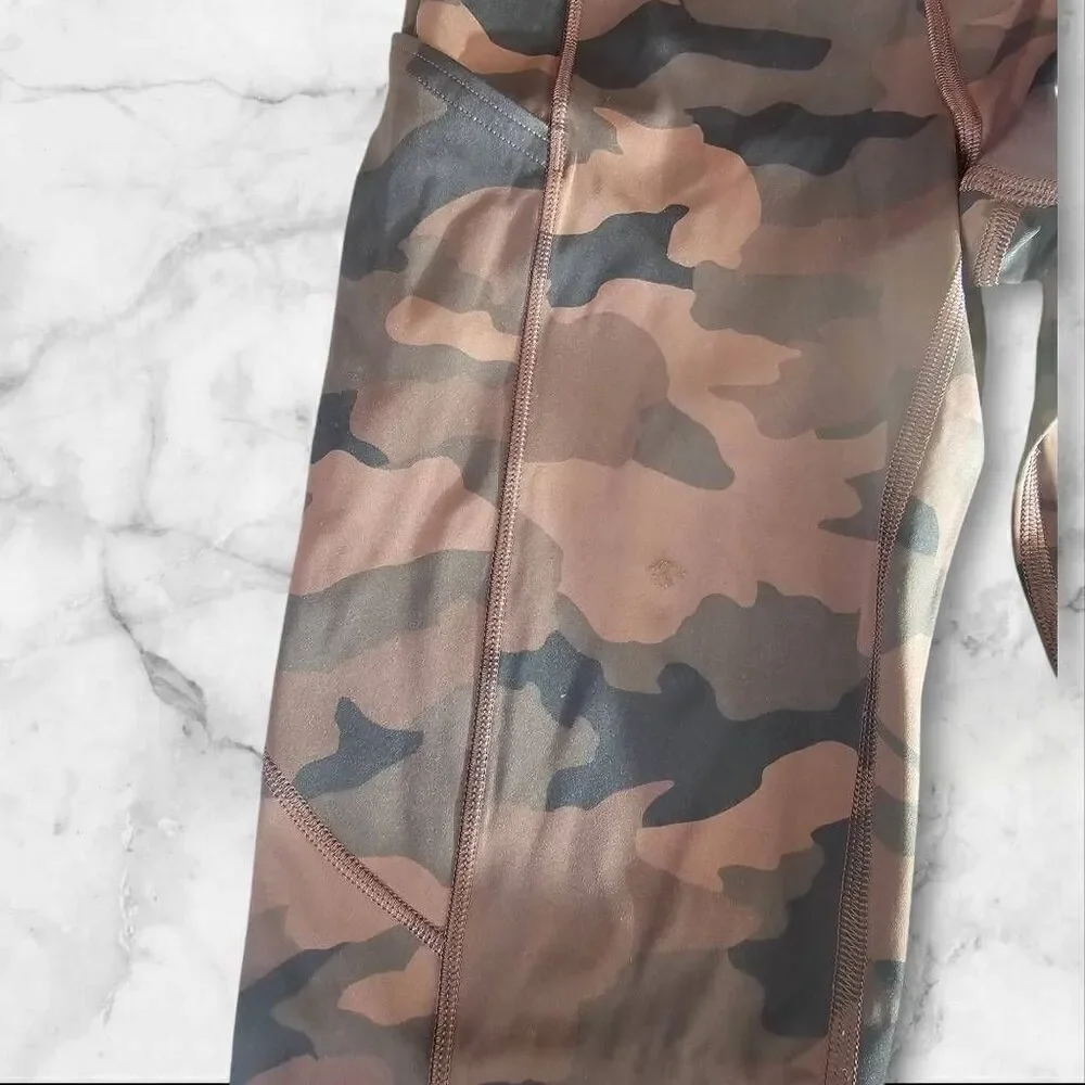 Lululemon Size 4 Camo Fast & Free Leggings